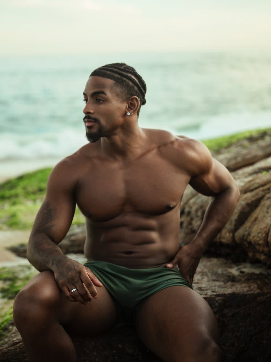 matureluv1's tweet image. “Focused on waves, winning, and leveling up. 🌊💪🏾
#BeachVibes #FitGoals #BodyGameStrong #SummerEnergy #OceanMood #KingsOnly #YouthfulVibes #BossMoves