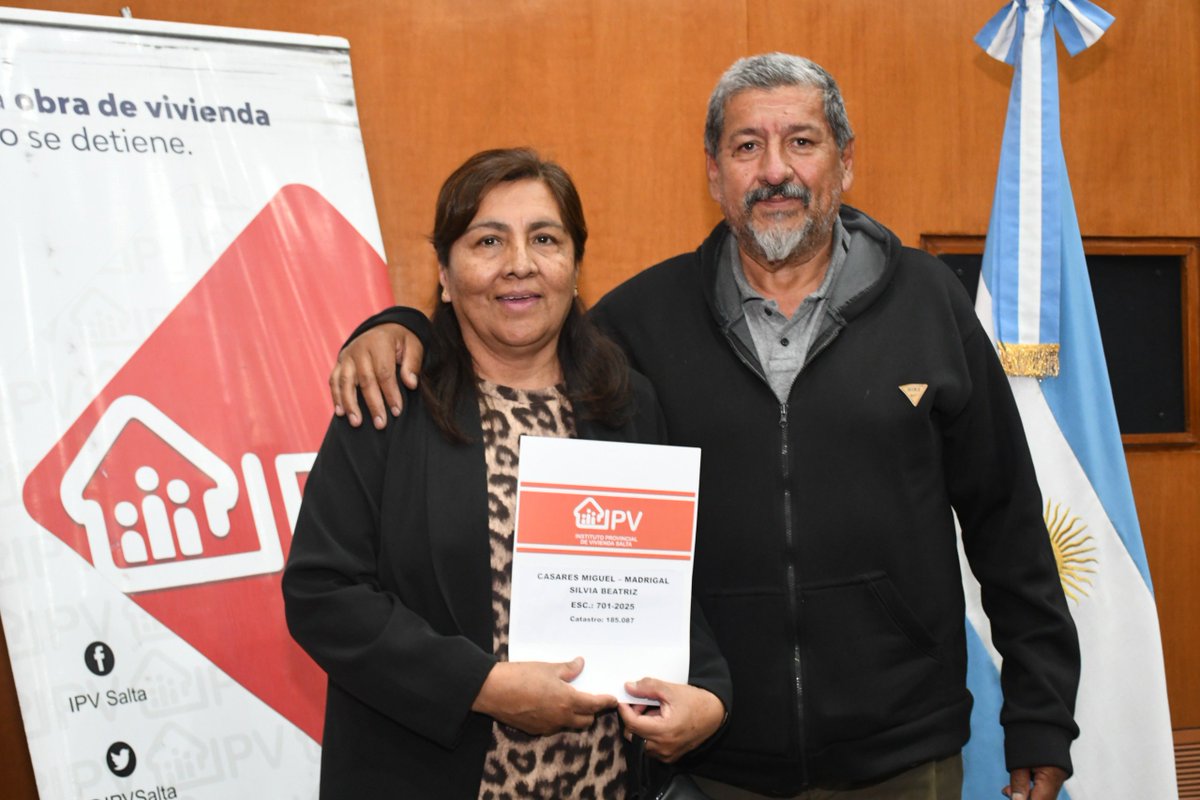 Hoy compartí la emoción de 250 familias salteñas que, después de décadas de espera, recibieron la escritura de su hogar.

Cada título guarda una historia, un esfuerzo y un sueño cumplido.

Ya entregamos más de 6.500 escrituras en toda la provincia.

Hacer justicia y cumplir este