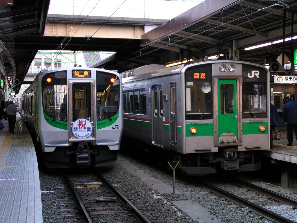 sentetsuED75103's tweet image. 2007年3月18日。455系引退劇と同時にスタートした仙台空港アクセス線の歴史。
3・4番線に作られた店も懐かしいがこれももはやなく…
そしてこの3月以降、残された僅かな運用に455系・417系・717系があたっていたが、417系は7月、455・717系は10月で運用を終えた。