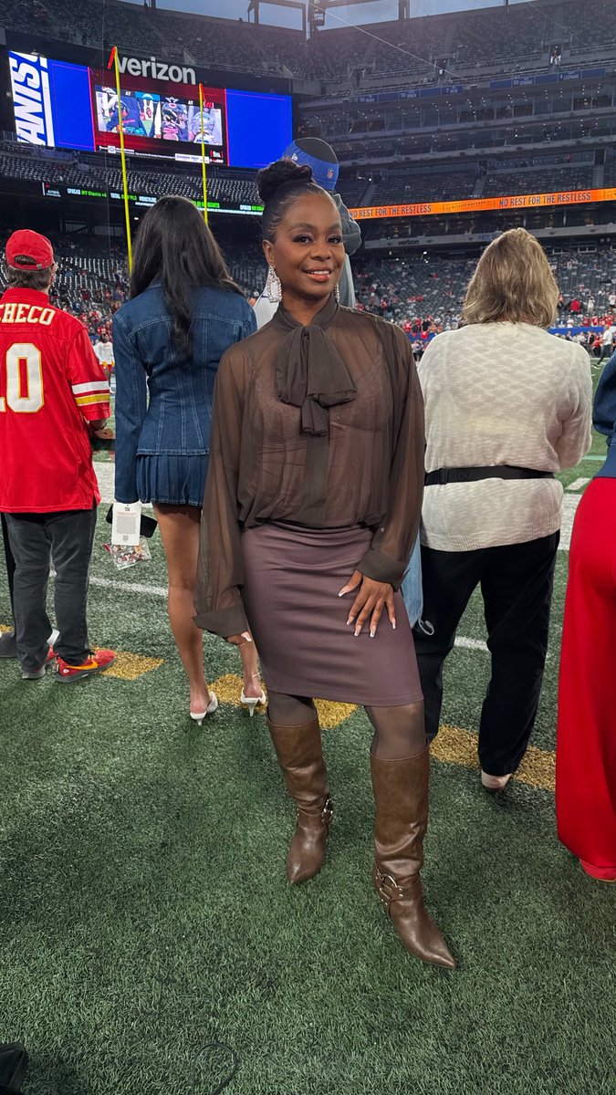 JosinaAnderson tweet media