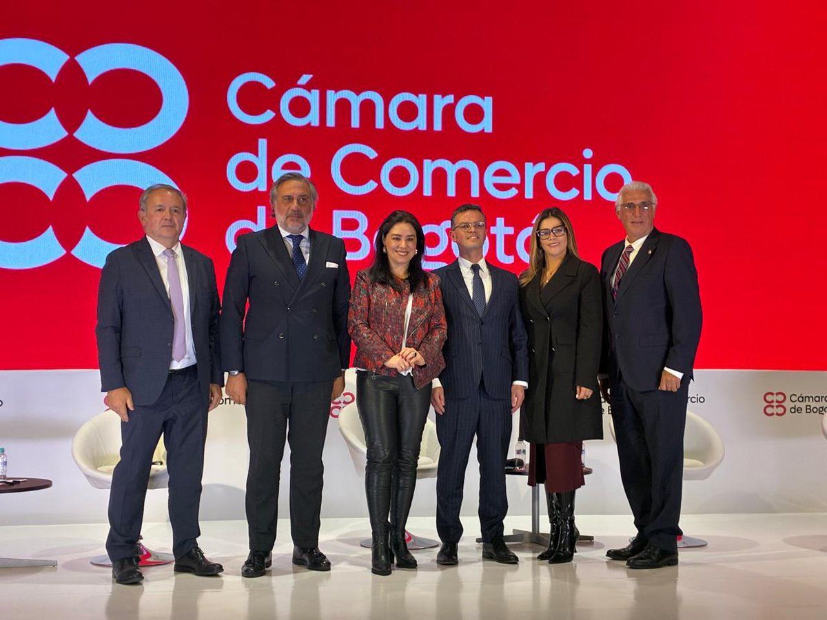 🌎 En la Cumbre Internacional Bogotá y Cundinamarca, Narciso Casado, secretario permanente de CEIB, moderó el panel “Negocios que cruzan fronteras” : "la internacionalización es una necesidad estratégica para las empresas y para las economías de la región."
