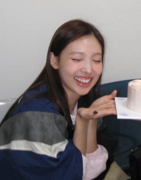 imnayeonarchive's tweet photo. MY BABY https://t.co/Kz0mljMSPx