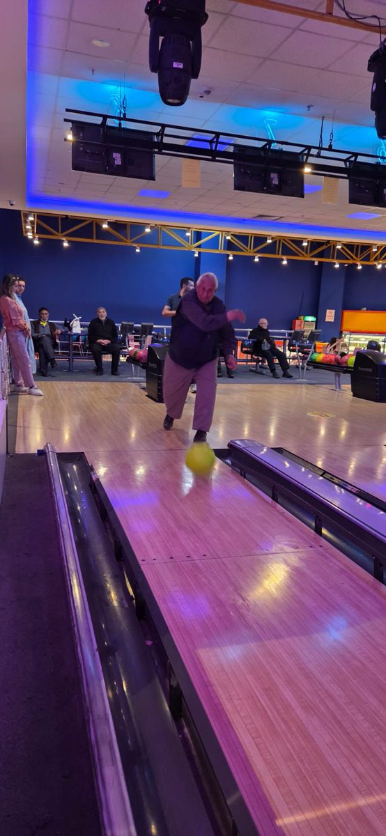 afyonashim's tweet photo. 🎳 Bolvadin Huzurevi’nde enerjisi hiç bitmeyen yetişkin gençlerimiz, bu kez bowling salonunda buluştu! 😍👏
Eğlence, kahkaha ve dostluk dolu bir gün yaşadılar. 💫 https://t.co/rtn6QT5NcX