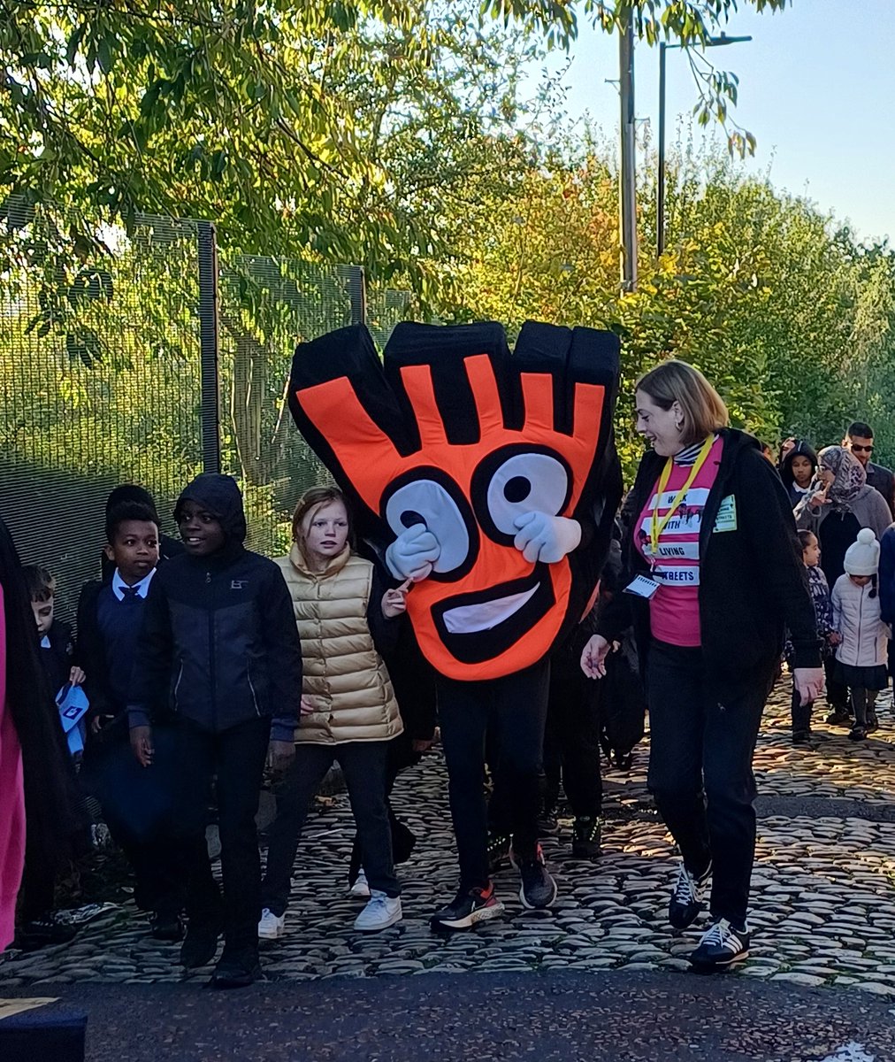 Hawthorn Primary School (@hawthorn_ps) on Twitter photo We had a great time with Strider from <a href="/livingstreets/">Living Streets</a> celebrating World Car Free Day 2025 by walking to school together #walktoschool We had a great time with Strider from <a href="/livingstreets/">Living Streets</a> celebrating World Car Free Day 2025 by walking to school together #walktoschool