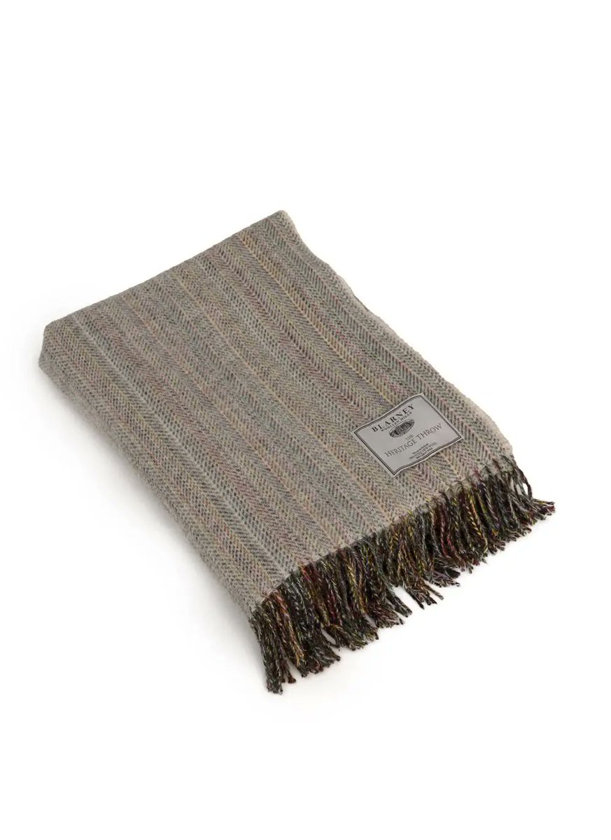 Blarney_Mills's tweet image. ✨ A heritage accent for your home ✨
Woven from the finest wool, our Oatmeal Tweed Throw blends beige with flecks of blue, yellow, red &amp;amp; green for a timeless, multi-tonal finish.
#BlarneyWoollenMills #IrishWool #WoolThrow #HeritageCraft