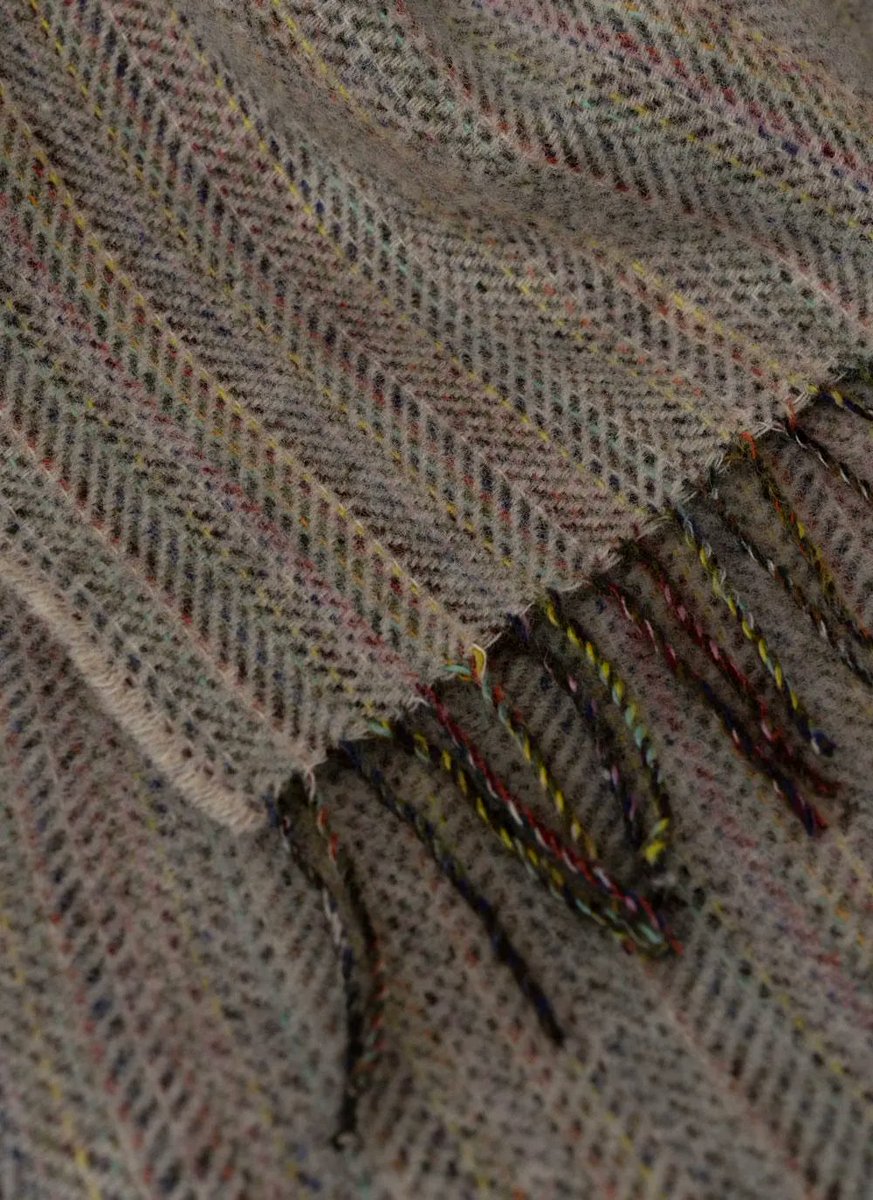 Blarney_Mills's tweet image. ✨ A heritage accent for your home ✨
Woven from the finest wool, our Oatmeal Tweed Throw blends beige with flecks of blue, yellow, red &amp;amp; green for a timeless, multi-tonal finish.
#BlarneyWoollenMills #IrishWool #WoolThrow #HeritageCraft