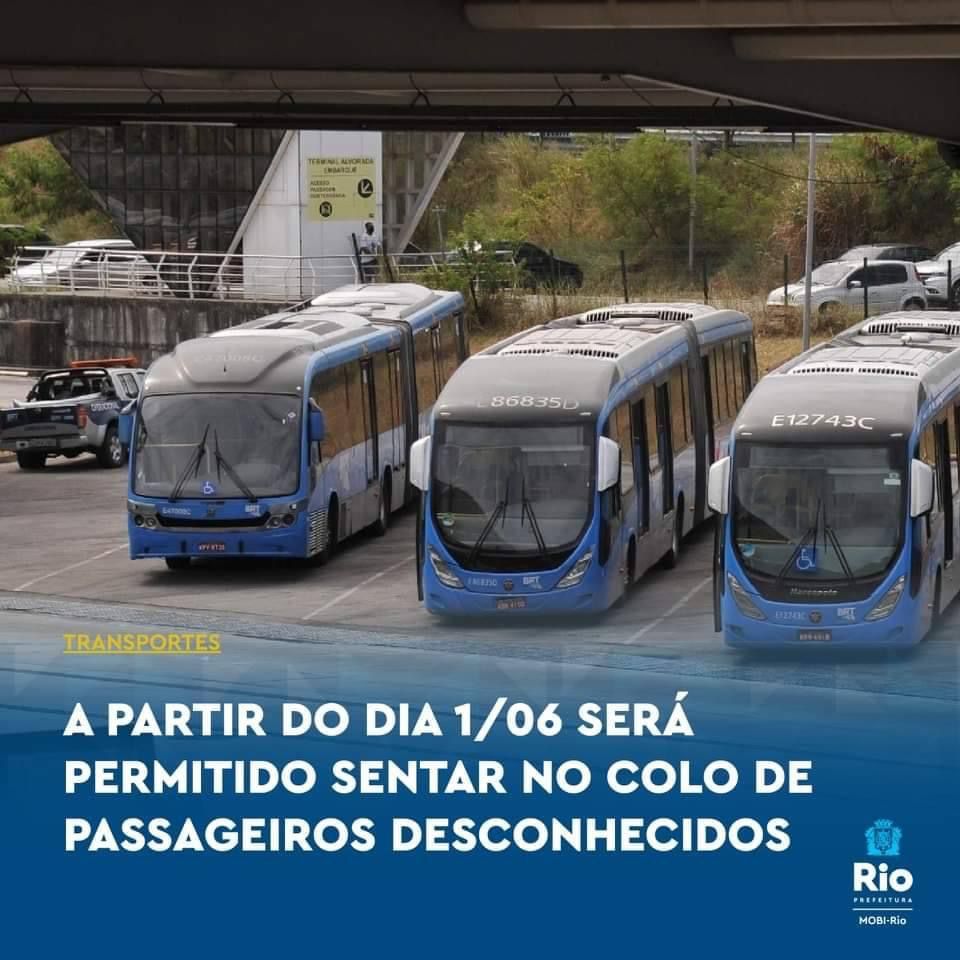 tuitaRoger's tweet photo. Essa fake news me lembrou aquela que seria permitido sentar no colo de desconhecidos no BRT hahahah https://t.co/Lkfi4fMViY