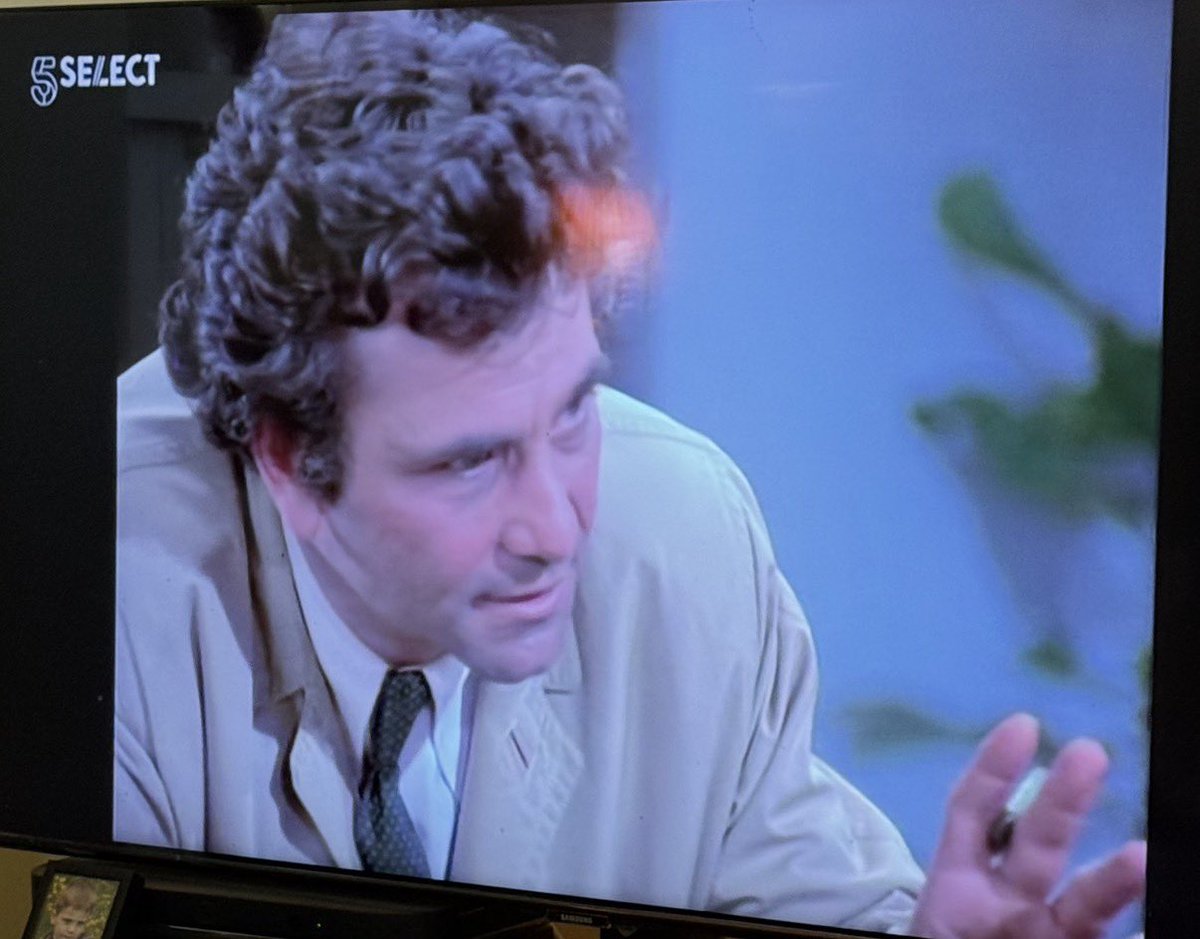 Tim (still totally unremarkable) tweet media