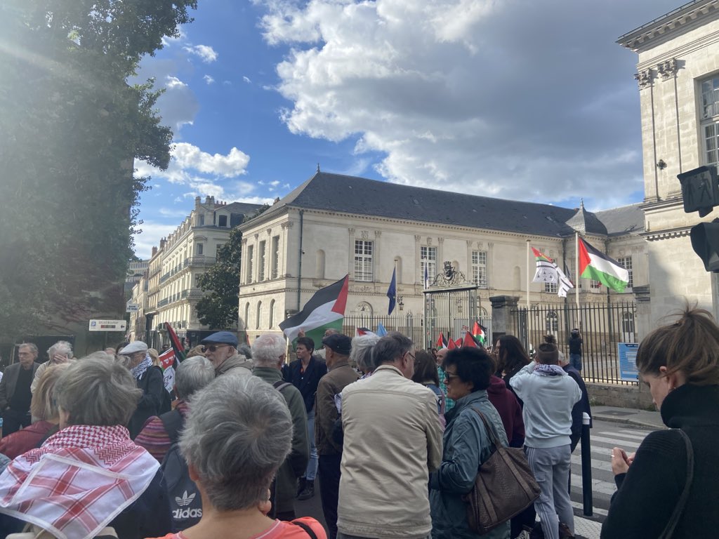 Nantes soutient les palestiniens et les palestiniennes victimes du génocide

🕊️🇵🇸