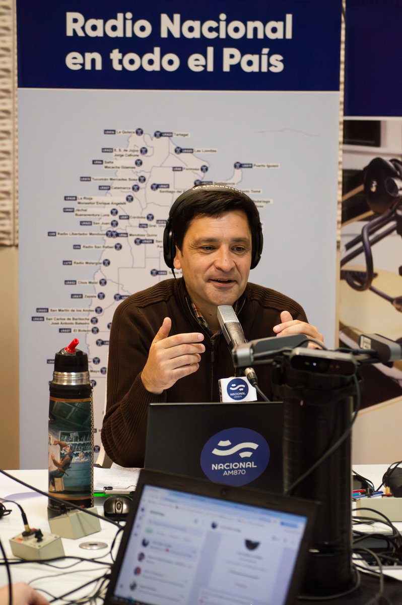 🌾#AireDeCampo 🌾

Micros Agropecuarios con <a href="/cesartapiaok/">César Tapia</a>
De lunes a viernes a las 7:45/10:45/16:45 hs por  <a href="/NacionalAM870/">Radio Nacional AM 870</a> 📻

Esuchalos acá 👇🏻                                                radionacional.com.ar/reproductor/re…