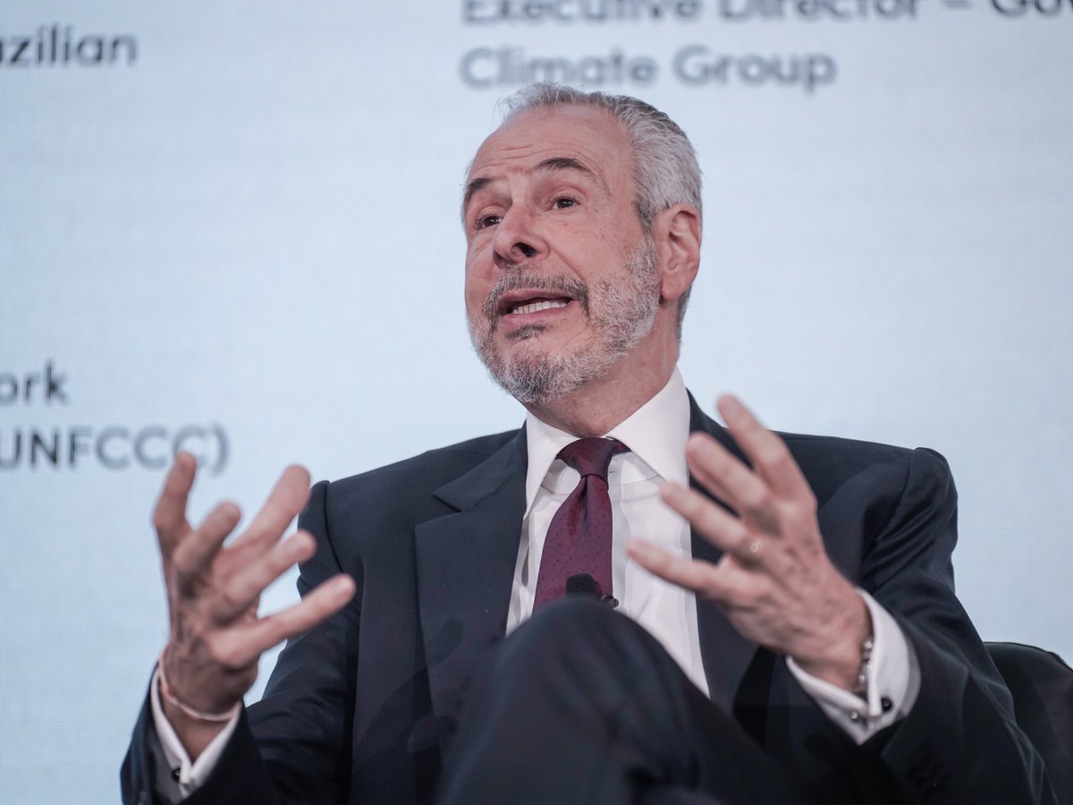 🗽 Está aberta a Semana do Clima de Nova York! Na cerimônia de abertura, o presidente designado da COP30, André Corrêa do Lago, reforçou a ideia de Mutirão pelo Clima: todos podem fazer algo, dentro de suas capacidades, por um planeta mais sustentável. 
📸 Rafa Neddermeyer/COP30