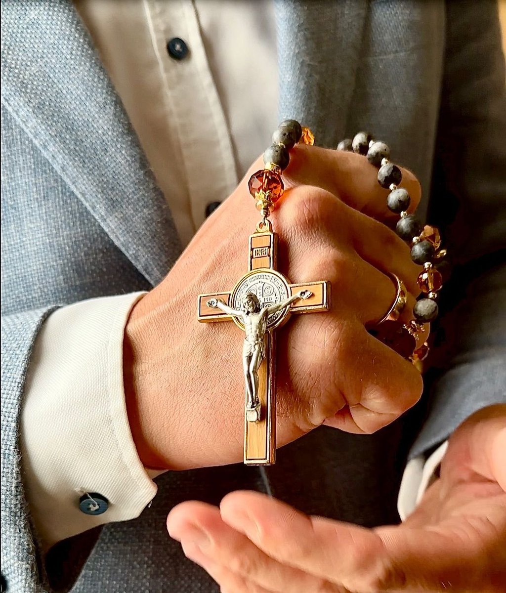 Pray The Rosary (@praytherosary12) on Twitter photo 