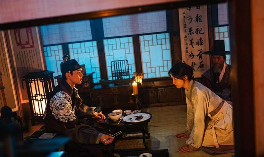 ALTKSELECTION's tweet photo. #DoJiYoung et #YiHeon survivront-ils au chaos de Joseon dans « Bon Appétit, Your Majesty » ? Les fans débattent sur la fin du K-drama https://t.co/pphlYHetJ2 https://t.co/jrMCE80xnp