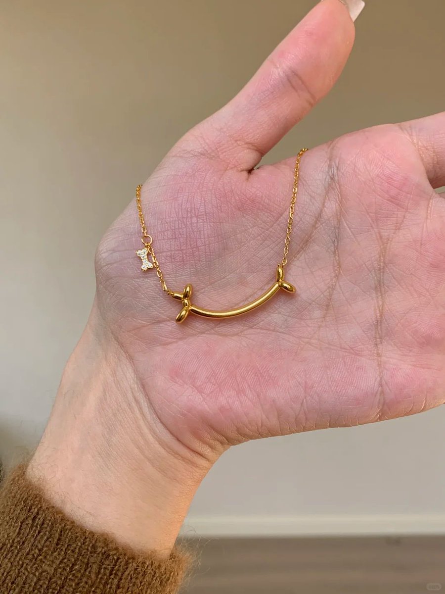 huang_alpha's tweet image. Timeless elegance in every link.
Necklaces that shine with your story.
📌 #PendantNecklace #EverydayJewelry #AlphaDesign #AlphaJewelry
📩 alpha_jewelry@163.com