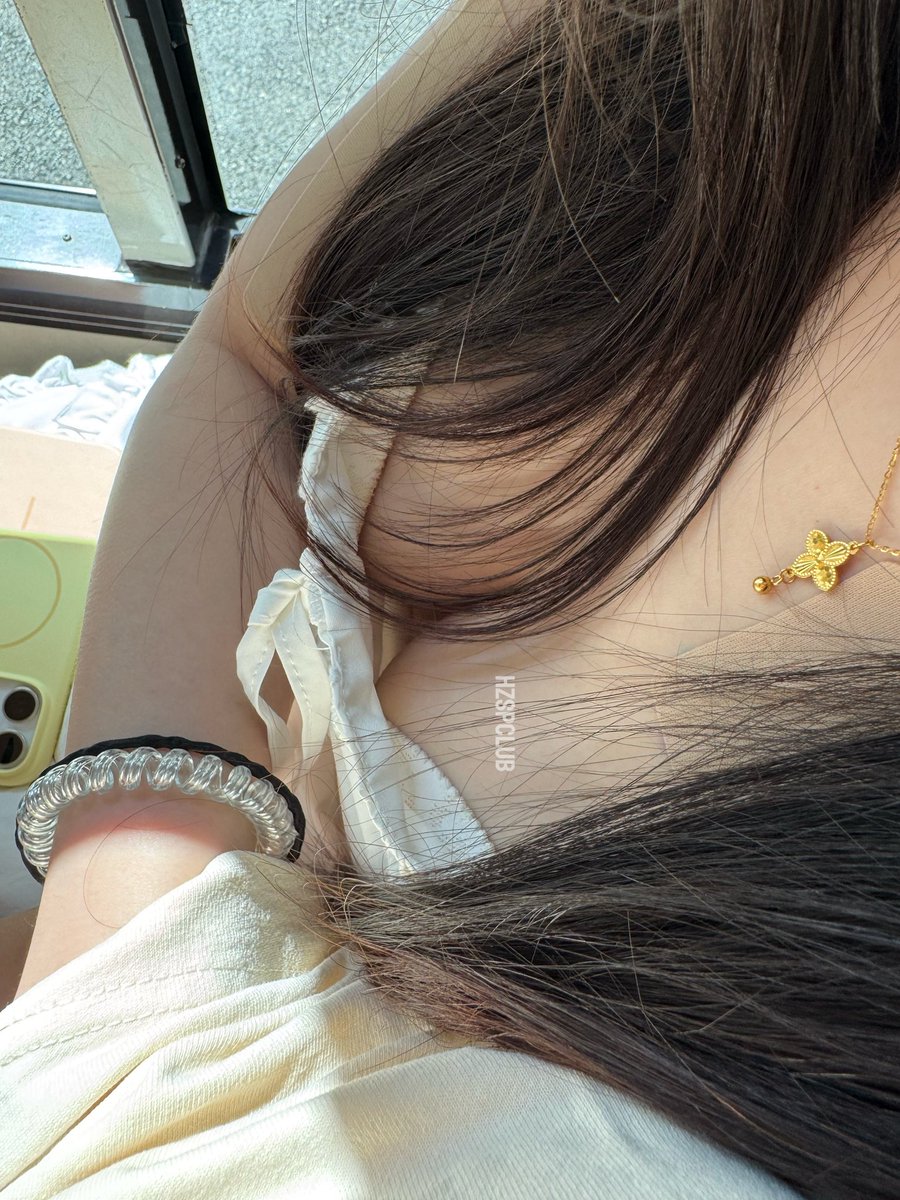 易观而望，则雪裹丰盈。凝眸一处，幽光若陷其中。
<a href="/Ruiuoo1/">发呆土豆泥</a>