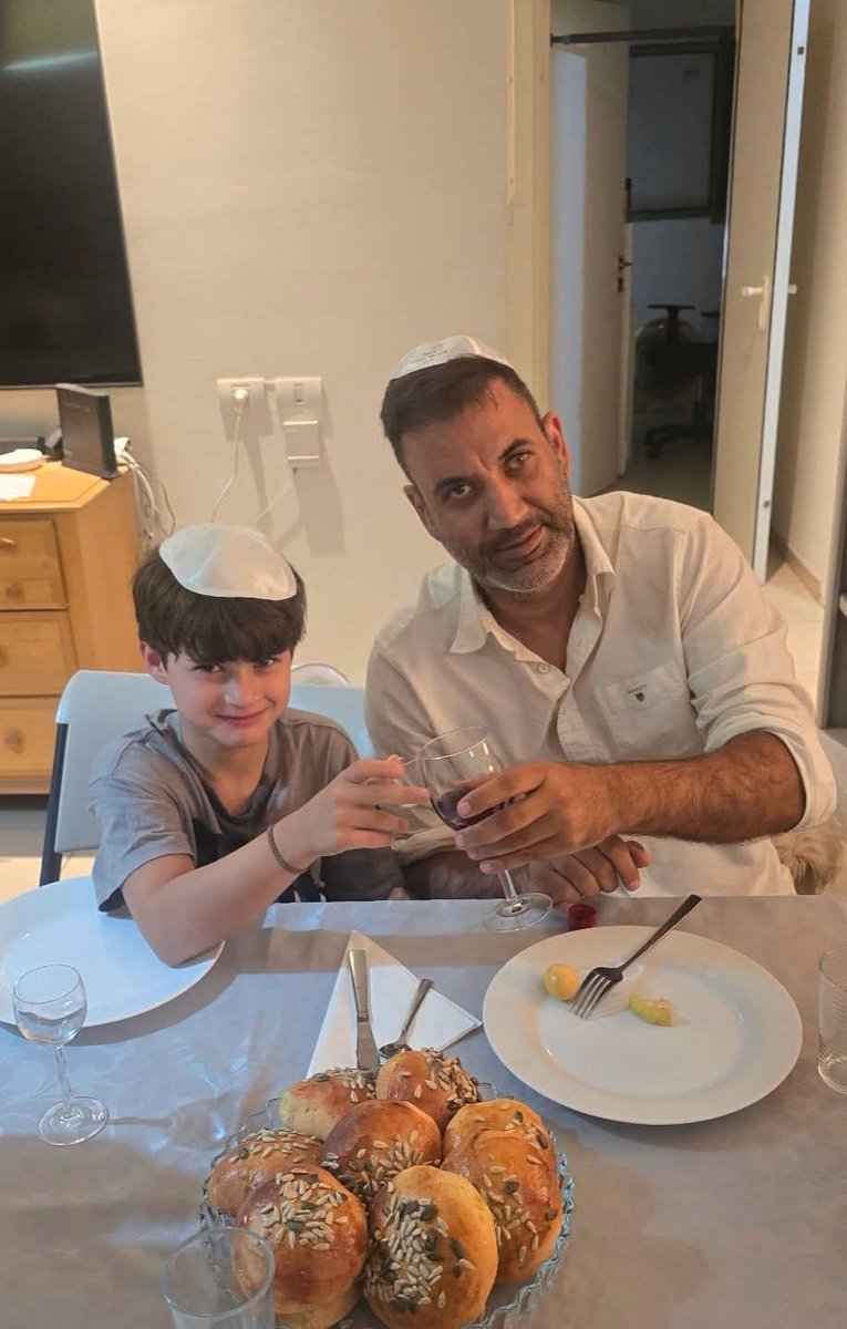 שנה טובה ומתוקה לכל עם ישראל 
מי ייתן ונחזיר את חטופינו היקרים הביתה במהרה 
נכסח את אוייבינו נכבוש את הרצועה 
נספח את ההתיישבות ביהודה שומרון ובקעת הירדן 
ונקים מחדש את גוש קטיף 
כן יהי רצון