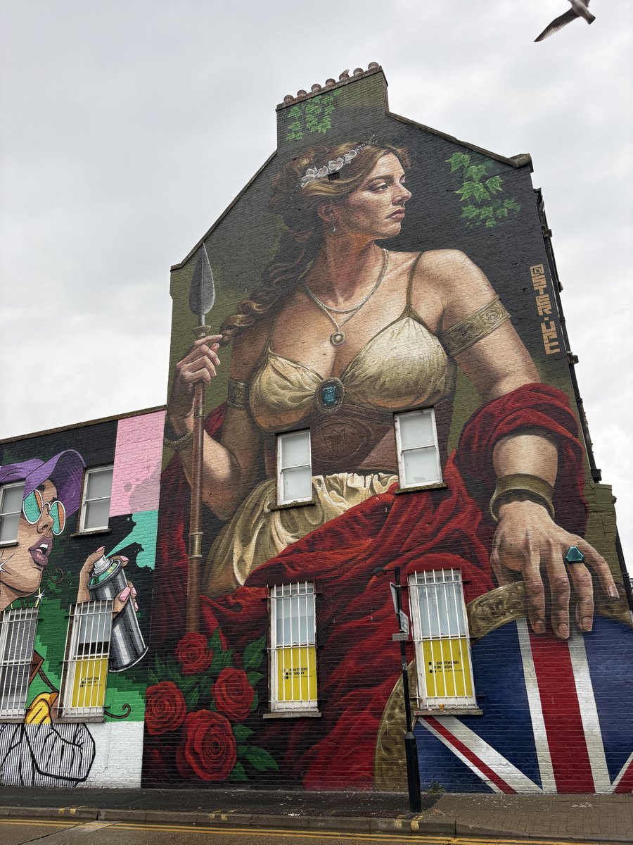 sixredsquares tweet media