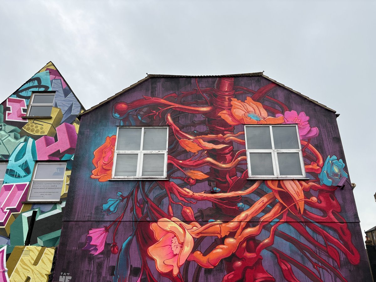 sixredsquares tweet media