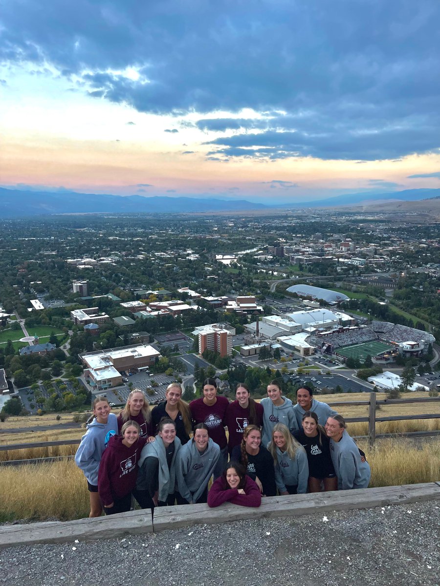A perfect way to spend the morning. Our yearly hike up Mount Sentinel! 🌄