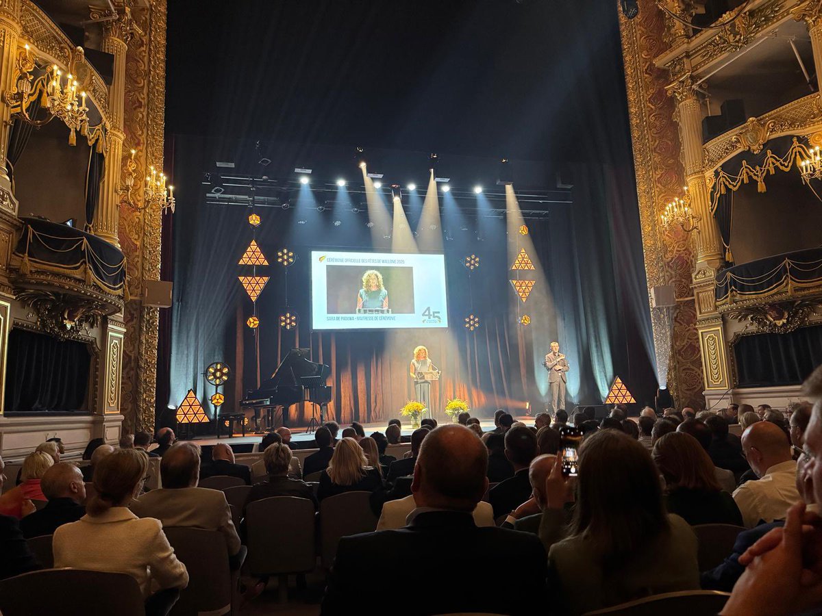 Samedi, l’Ambassadeur Vicenç Mateu Zamora a participé aux festivités organisées à Namur à l’occasion des Fêtes de Wallonie. 
Nos meilleurs vœux à la Wallonie et à nos amis wallons ! 🎆