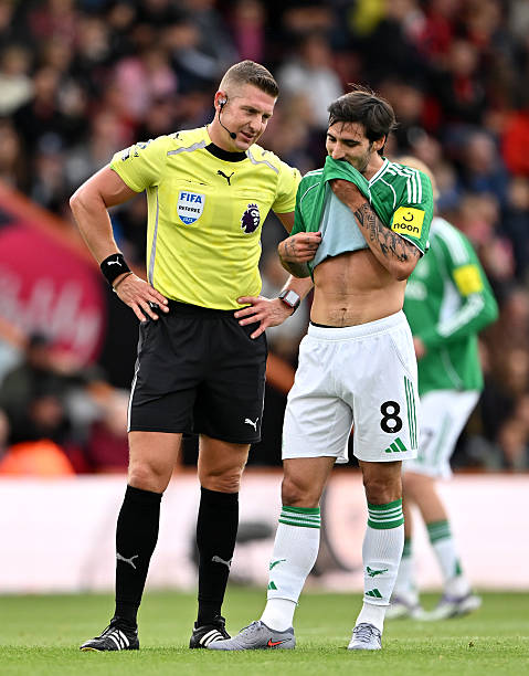 Memecastle_Utd's tweet photo. "Sorry Sandro. You don't play for Liverpool, so that foul on Woltemade won't be given as a penalty I'm afraid" https://t.co/ZI7KBttTCO