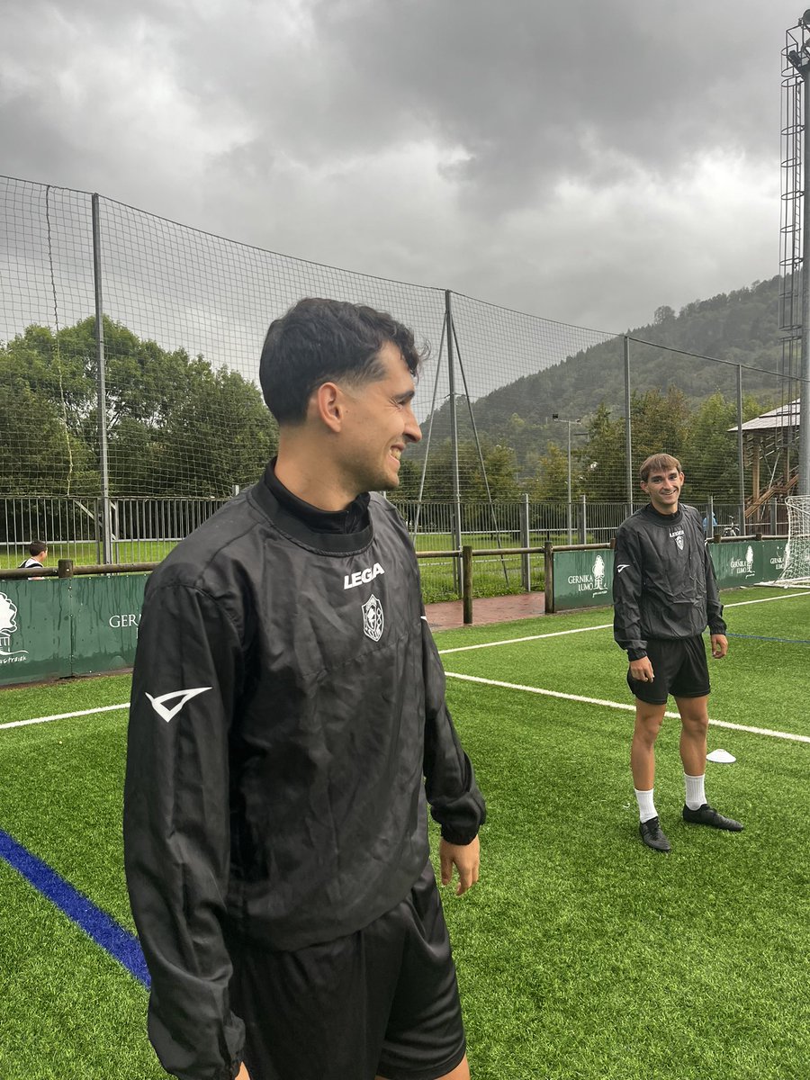 😁 Lunes de ➕3️⃣

#ForzaGerni #HerriarenIlusioa