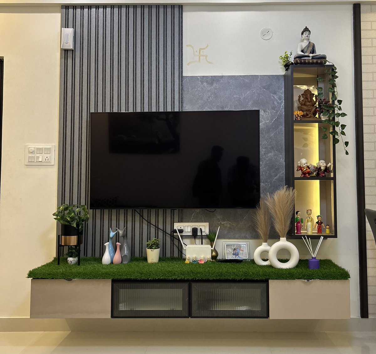 olangana_design's tweet image. Effortless elegance meets clean design.

TV unit crafted and brought to life by Olangana.