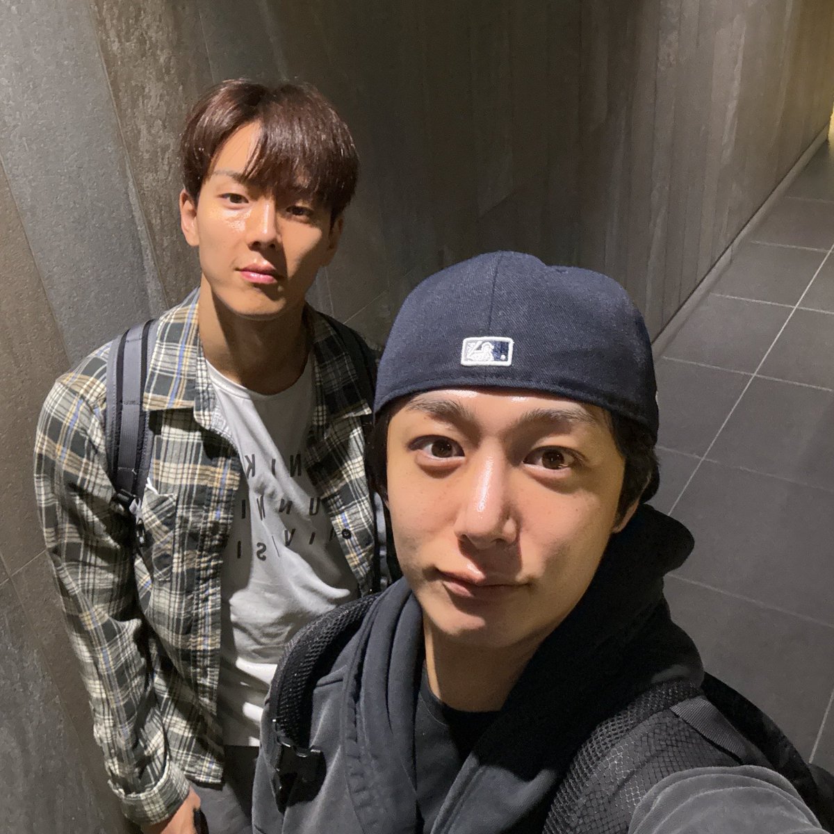 Karena telat 1 jam di hukum bawain tas seberat dosa...

📍Saintuaire, 5A