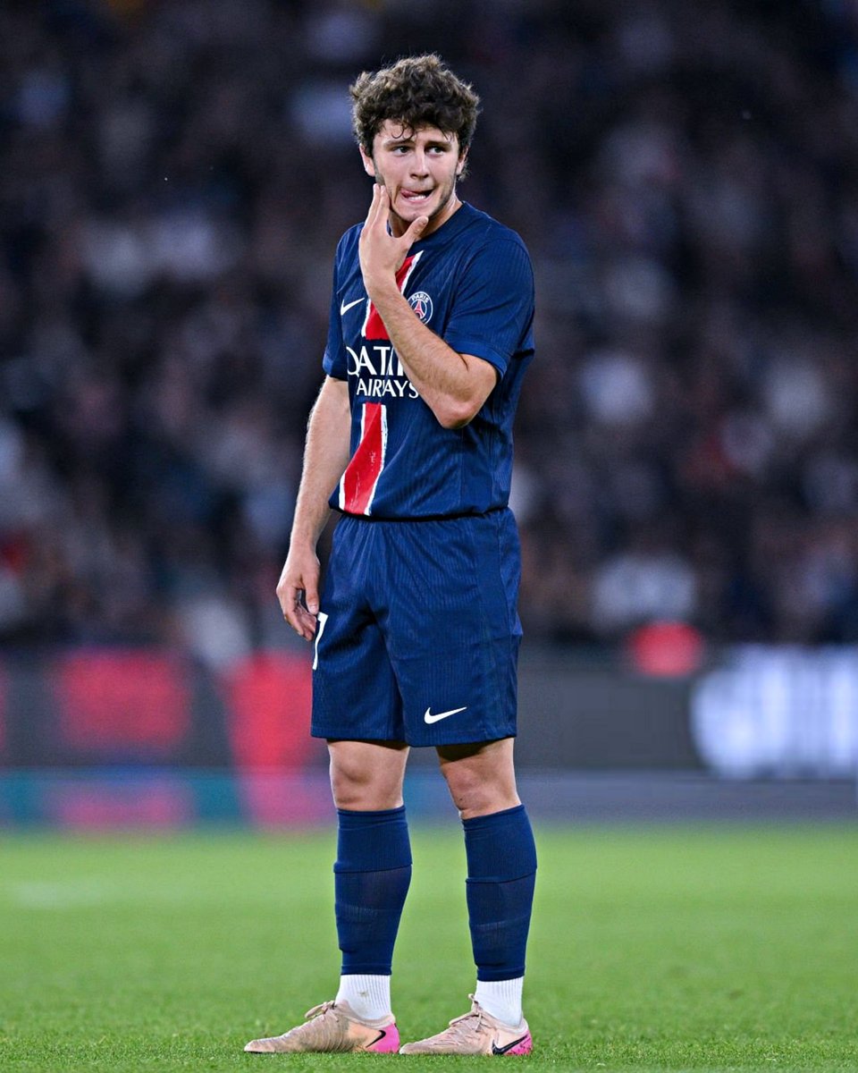 Não existe um mundo em que o Vinicius Jr tenha jogado mais que o João Neves na temporada 24/25. 

Bola de Ouro a ser Bola de Ouro. 🤦‍♂️