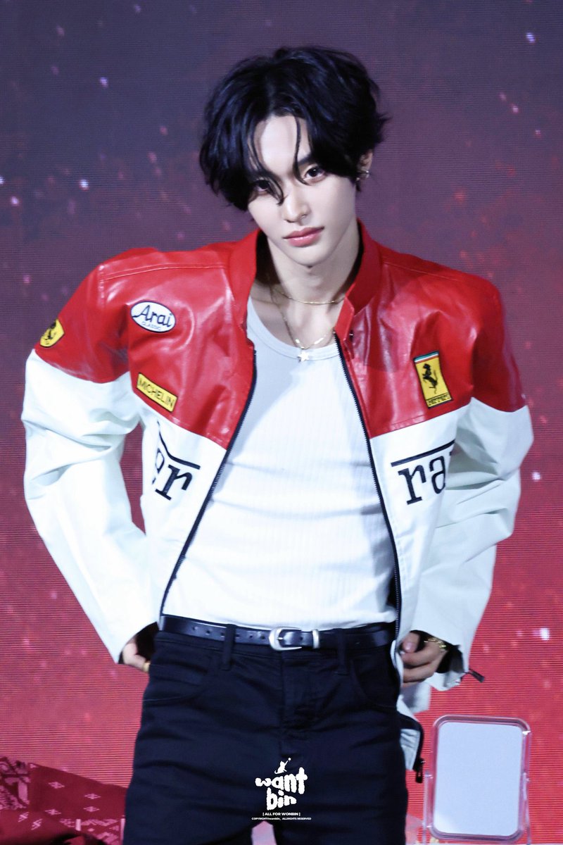 simkith's tweet image. lost between the two worlds i love