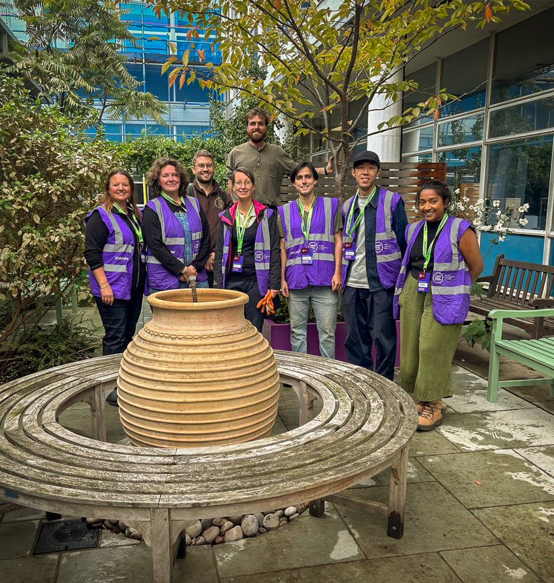 LtdAnsell's tweet photo. Last week, some of the Ansell & Bailey team spent the day volunteering at Charing Cross Hospital, transforming and refreshing the anniversary garden!
#AnsellAndBailey #HealthcareVolunteering #HospitalGardens #CommunitySupport #NHSProjects @ImperialNHS @ImperialCharity https://t.co/S1NtHV1mpi