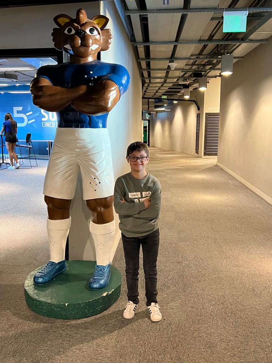 Aproveitando o aniversário do fenômeno. Me lembrei deste dia que estive com o <a href="/ronaldo/">Ronaldo Nazário</a>, reencontrando com a torcida celeste e com grandes amigos que fiz em Minas Gerais! 

Vejo vocês dia 11/10, Nação Azul! 💙