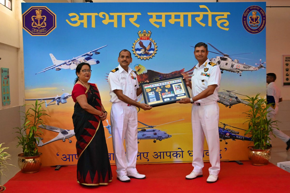 IN_Garuda's tweet photo. @IN_Garuda hosted a #AabharCeremony to honour the retiring sailors &amp; their families for their devoted service to the nation. Commanding Officer felicitated them with gratitude as they stepped into a new chapter beyond the uniform. #IndianNavy #ServicewithHonour https://t.co/TRbzKxNOli