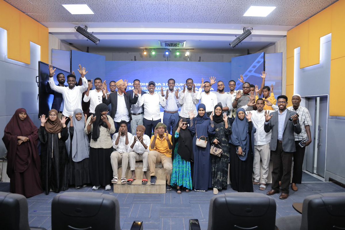 Waxa sharaf ino ah inaan xalay ka Qeybgalnay Barnaamij lagu soo bandhigaayay Labbo Dacumintiri oo ku saabsan Luuqadda Tilmaamta soomaaliyeed. barnaamijka waxa soo Agaasimay Hay’ada SONAD oo aan si dhaw iskula shaqeyno Ayado ayada oo ay Taabagelisay <a href="/UNTMIS_/">UNTMIS</a>