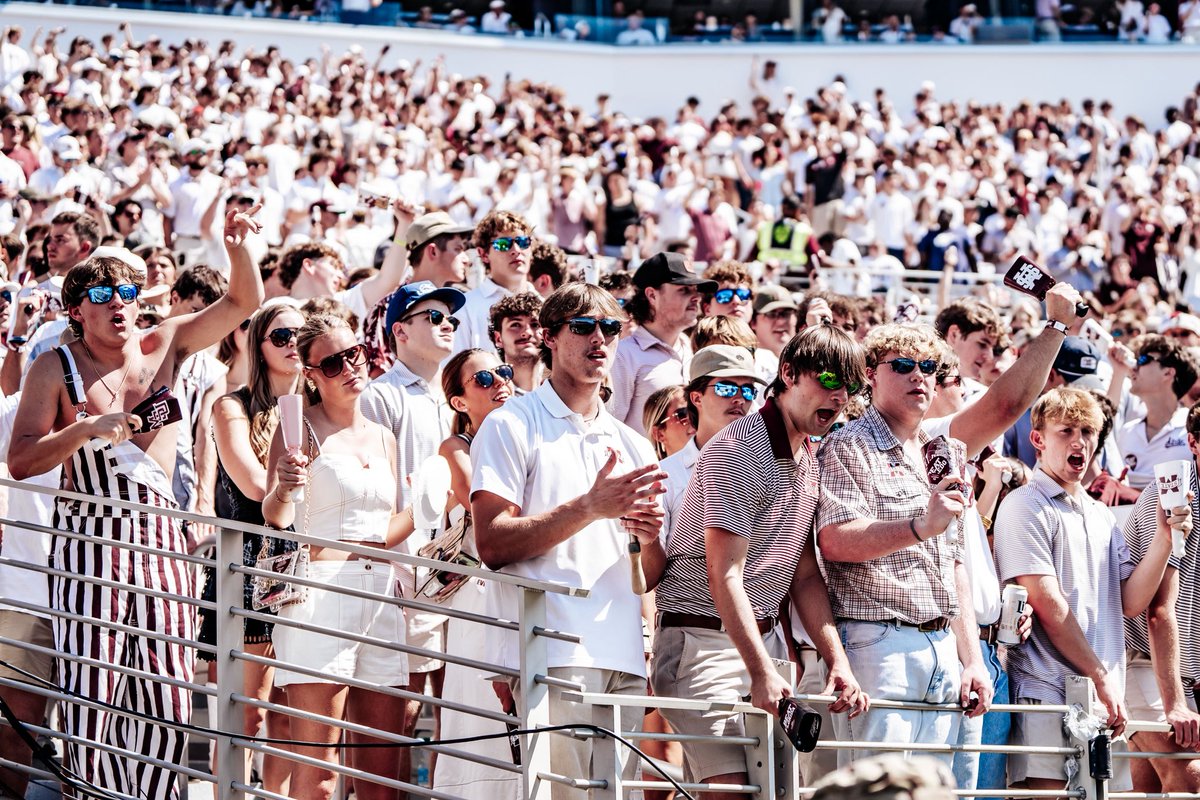 𝗪𝗛𝗜𝗧𝗘 𝗢𝗨𝗧 𝗗𝗔𝗩𝗜𝗦 𝗪𝗔𝗗𝗘 ‼️

Limited student passes are still available for this Saturday’s matchup against #15 Tennessee! 

DON’T WAIT. PACK DWS.

🔗:  hailst.at/46y2ONh

#HailState