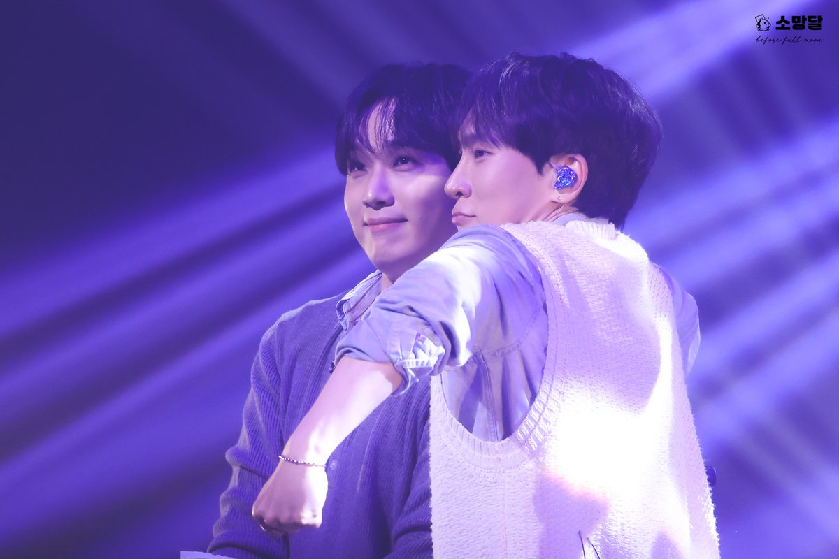 BFM_SIK's tweet photo. 20250922 NKMS   

러브투데이 🐻🐻 곰.. 두마리?

#BTOB #비투비 #임현식 #현식
@BTOB_IMHYUNSIK 
#서은광 #은광 @BTOB_SEKwang #NKMS https://t.co/7UGZX6h6Lh