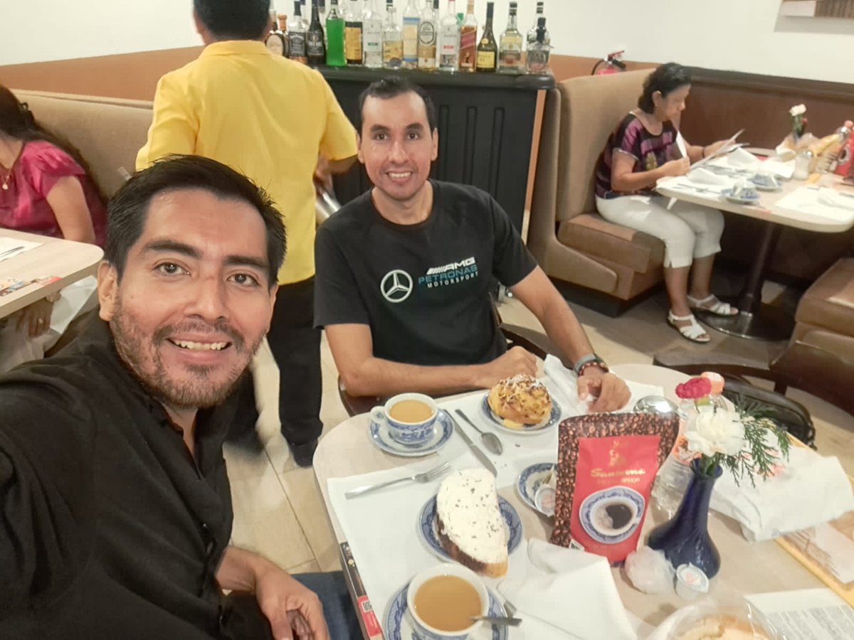 El cafe ayuda para el que duerme poco y sueña mucho. #FelizLunes