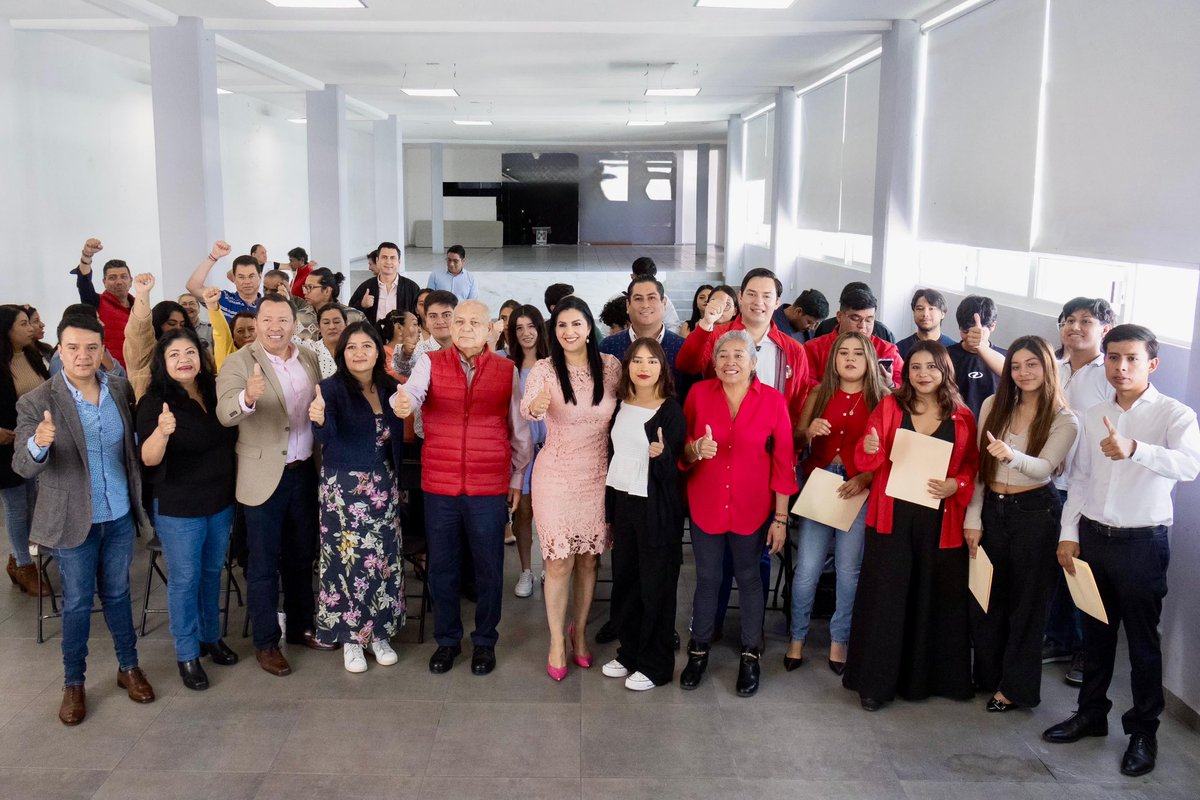 Movimiento PRIMX SACH (@primxsach) on Twitter photo ⚡️| Nancy asumió la Presidencia y Víctor la Secretaría General, listos para impulsar el talento y liderazgo juvenil.
Agradecemos el respaldo de la dirigencia estatal con <a href="/juanc__quiroz/">Juan Ca</a> y <a href="/cazaresnefer/">nefercazares</a> y de la nacional, con <a href="/OledMoreno/">Oled Moreno</a> y <a href="/dannalunamx/">Dannalunamx</a> por su confianza y apoyo. ⚡️| Nancy asumió la Presidencia y Víctor la Secretaría General, listos para impulsar el talento y liderazgo juvenil.
Agradecemos el respaldo de la dirigencia estatal con <a href="/juanc__quiroz/">Juan Ca</a> y <a href="/cazaresnefer/">nefercazares</a> y de la nacional, con <a href="/OledMoreno/">Oled Moreno</a> y <a href="/dannalunamx/">Dannalunamx</a> por su confianza y apoyo.