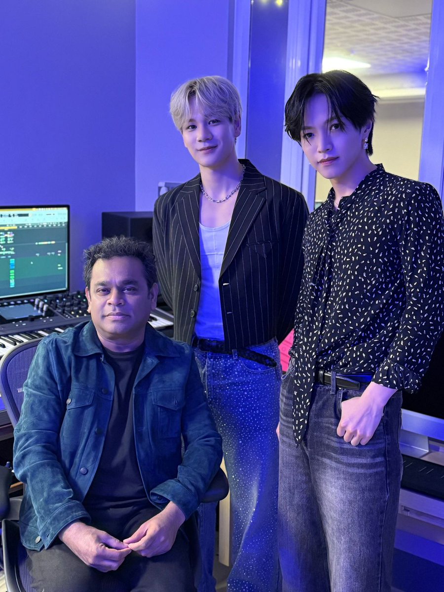 filmfare's tweet image. This picture screams cultural fusion at its finest! 😍

@official_jo1 members #Mame and #Shosei met with the legendary #ARRahman at his studio in Mumbai. ✨️

Certainly a collaboration we can all look forward to. 😍

#JO1 #ARRahman #JO1VisitsIndia