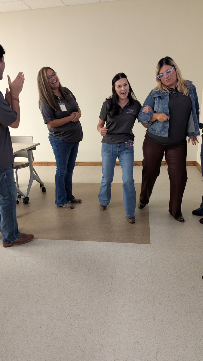 Ocelotscode's tweet image. 🤠💻 What a great day of collaboration with our Coding Lab team! Today we kicked up our cowboy boots while trying out a new Lead4Ward learning strategy — Texas Two Step. 🎉🐾 Always learning, always growing! 👢🌟