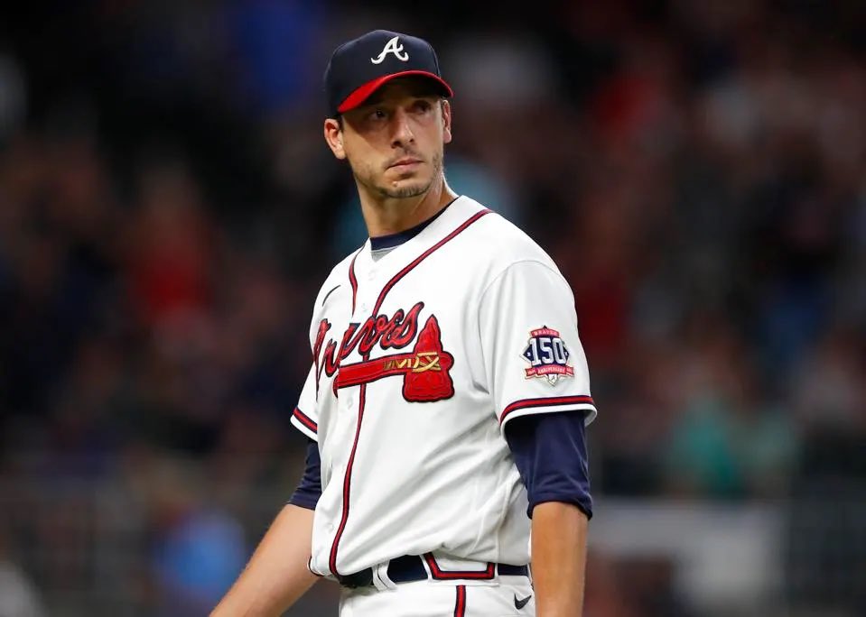 Charlie Morton is back in a Braves uniform.
Signed by Atlanta on Monday, the 41-year-old right-hander returns to where it all began.
This is his third stint with the team that drafted him… and where he won it all in 2021.