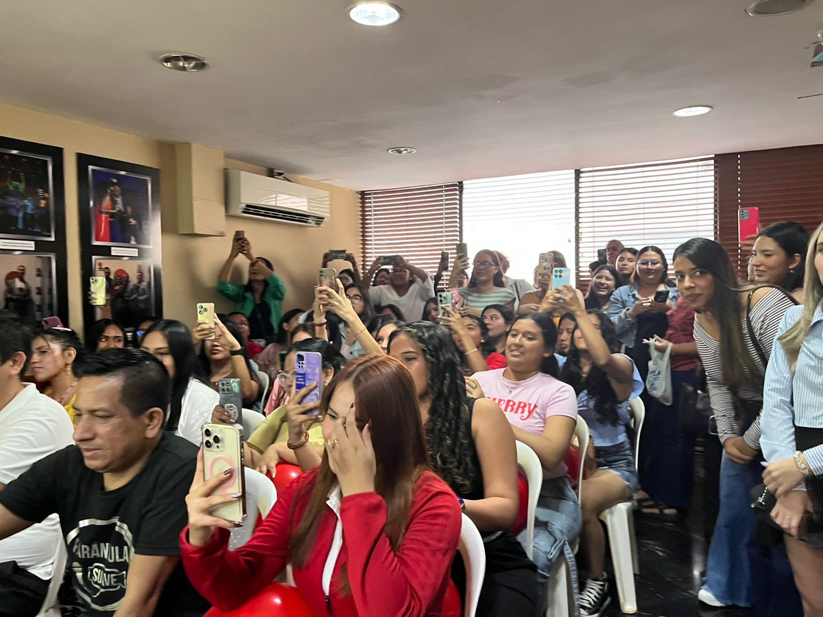 Chris Velez nos acompaña en nuestro #PuntoDeEncuentro 🇪🇨❤️
<a href="/christophervele/">Christopher Velez 🔺</a>