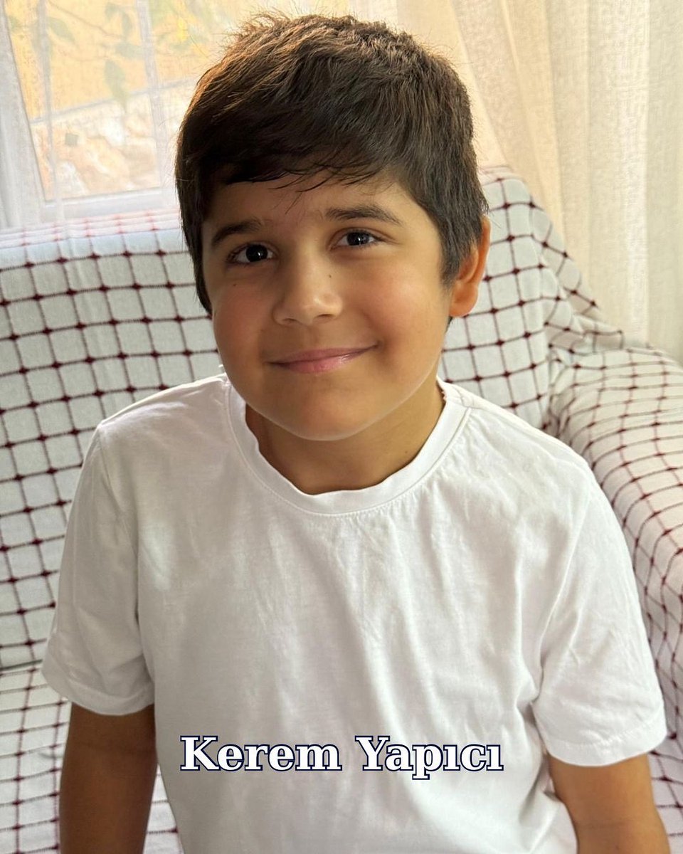 sma_yusufyigit's tweet image. Kerem sessiz sessiz kıyı da köşe de kurtulmayı bekleyen neşeli bir çocuk…
Dmd’nin en Kritik yaşına girdi… 
Bacaklarını kaybetmeden ilacı alması gerekiyor. Hiç gönüllüsü yok. Huriye anne tek başına mücadele ediyor 😓😞

Peki bu evladı gören olur mu?

#GSvKNY 
#UzakŞehir