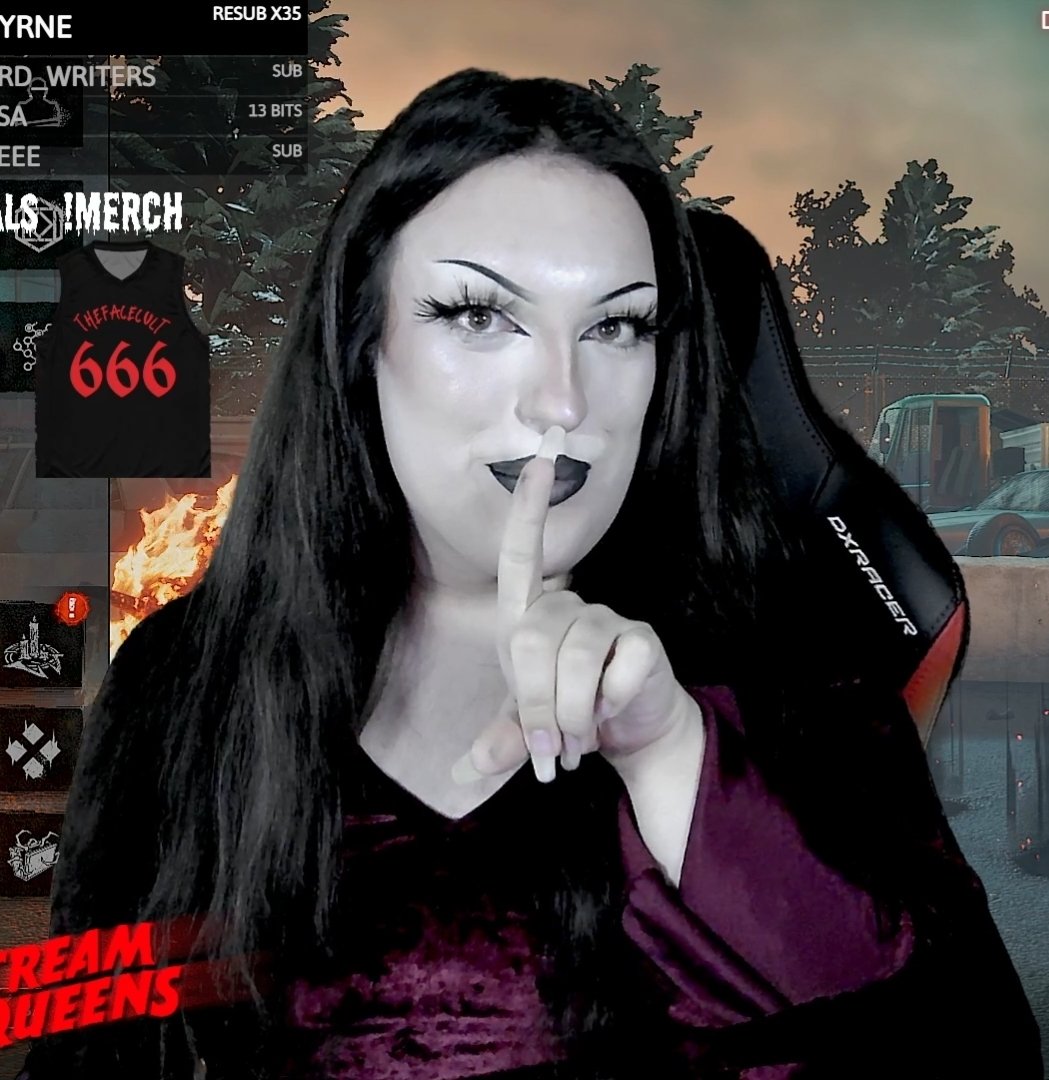 SpookySnowflake tweet media