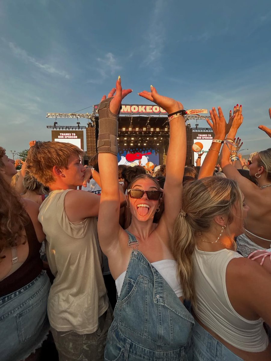 raise your hand if you're in denial that summer is officially over ✋