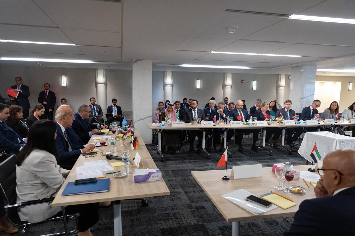 وزير الخارجية يشارك في الاجتماع الوزاري بشأن خطة إعمار غزة، وذلك على هامش أعمال الجمعية العامة للأمم المتحدة في دورتها الثمانين.

-