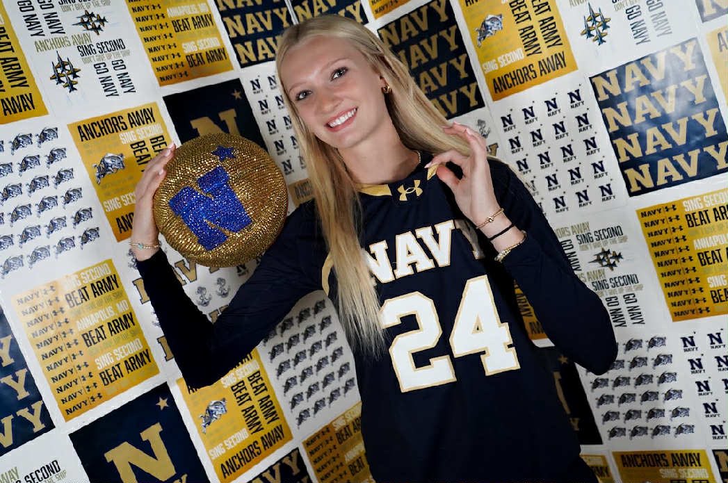 AvaSimpson2424's tweet photo. Had a great unofficial visit at @NavyWBB.  I am excited to say I received an offer! Thanks @CoachTimTaylor @CoachTremba @coachcampbell20 @SamBrunelle_33 for a great visit. 

@Scottejohnson12 @Brian_Mallory 
@DrewFladung https://t.co/bK9COmEq0Q