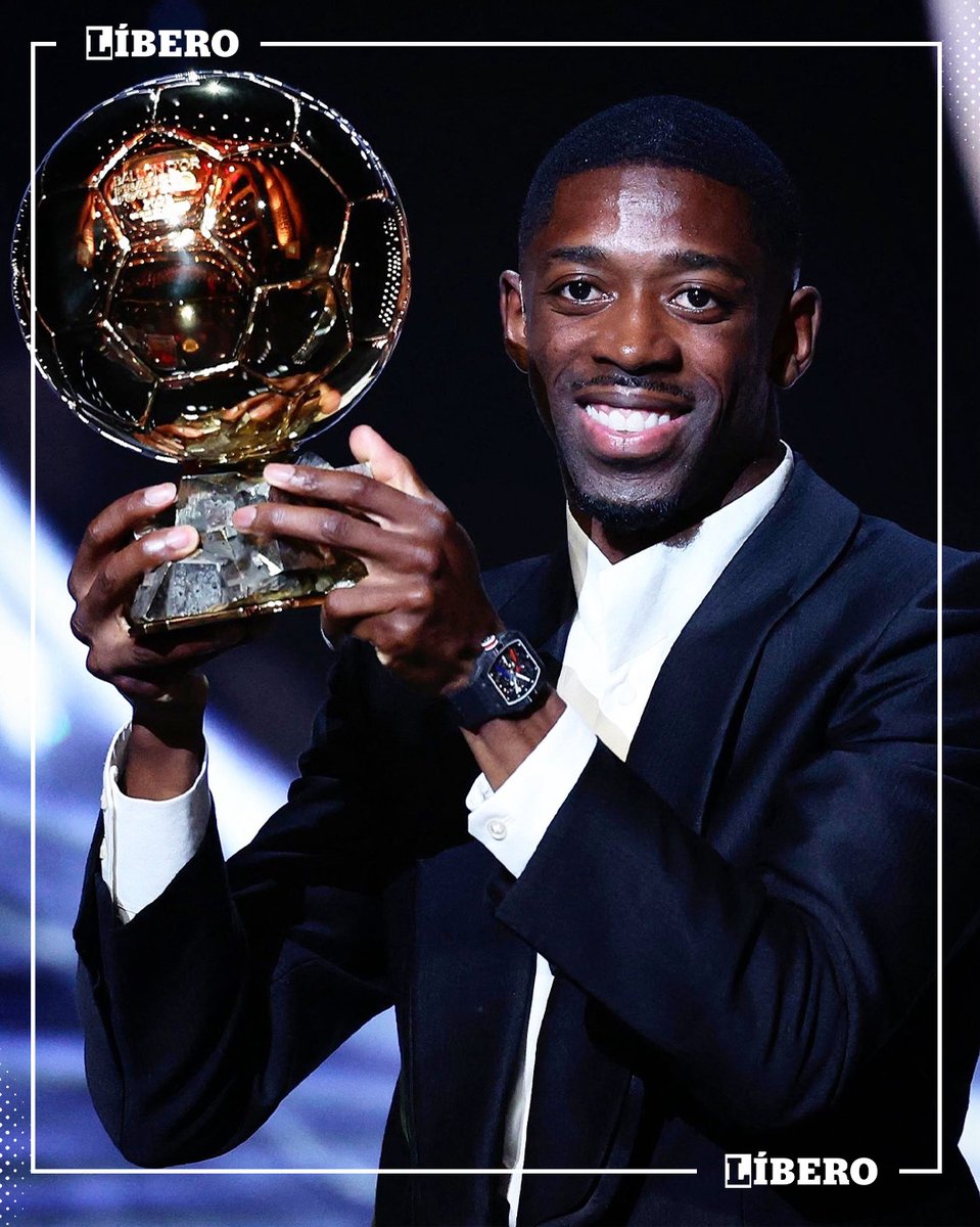 📷 𝗙𝗢𝗧𝗢 𝗛𝗜𝗦𝗧𝗢́𝗥𝗜𝗖𝗔 🇫🇷
Ousmane Dembélé conquistó el primer Balón de Oro de su carrera y agradeció a quienes lo acompañaron en el camino. En la premiación dejó esta postal para el recuerdo. ¿Merecido? 👇