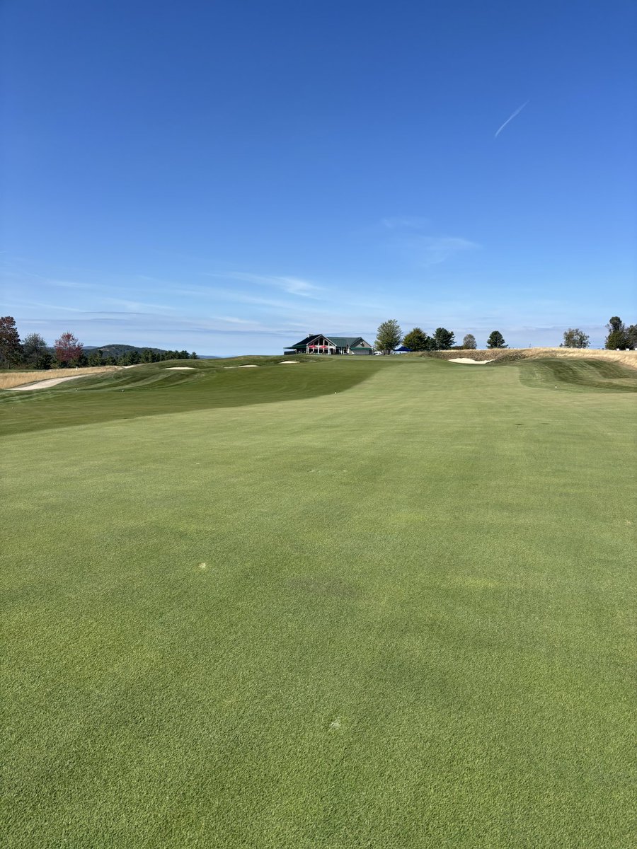Great day with <a href="/NHGCSA/">NHGCSA</a> at Baker Hill Country Club for the Gold Ball &amp; Scholarship event. Immaculate conditions after a tough summer is an impressive feat. Money raised to help educate future superintendents is icing on the cake #nhgcsa #goldball #heretohelp