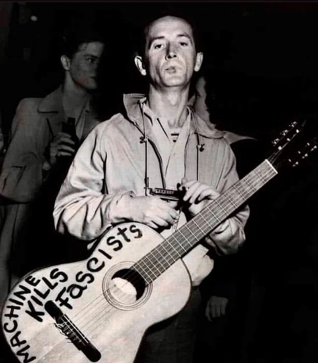 Woody Guthrie 1940